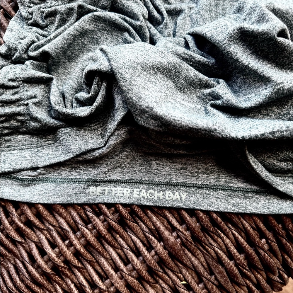 🌸Used LICENSE TO TRAIN TIGHT-FIT TANK TOP-LAST ONE-EXCELLENT CONDITION. - Picture 2 of 4